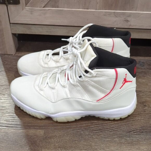 Jordan 11 Retro Platinum Tint - Picture 2 of 10